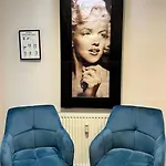 Evelin's * Budapest